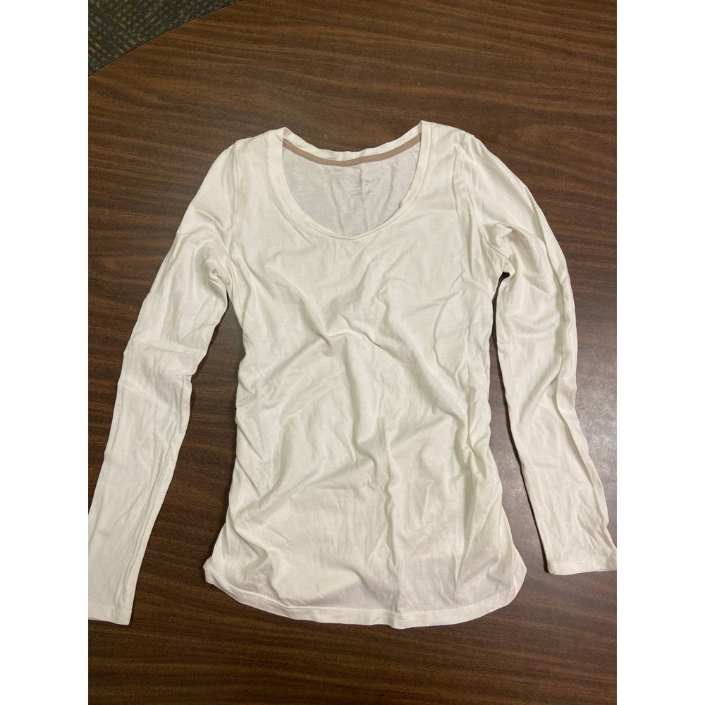 Liz Lange ) Maternity long sleeved white shirt sz: S
